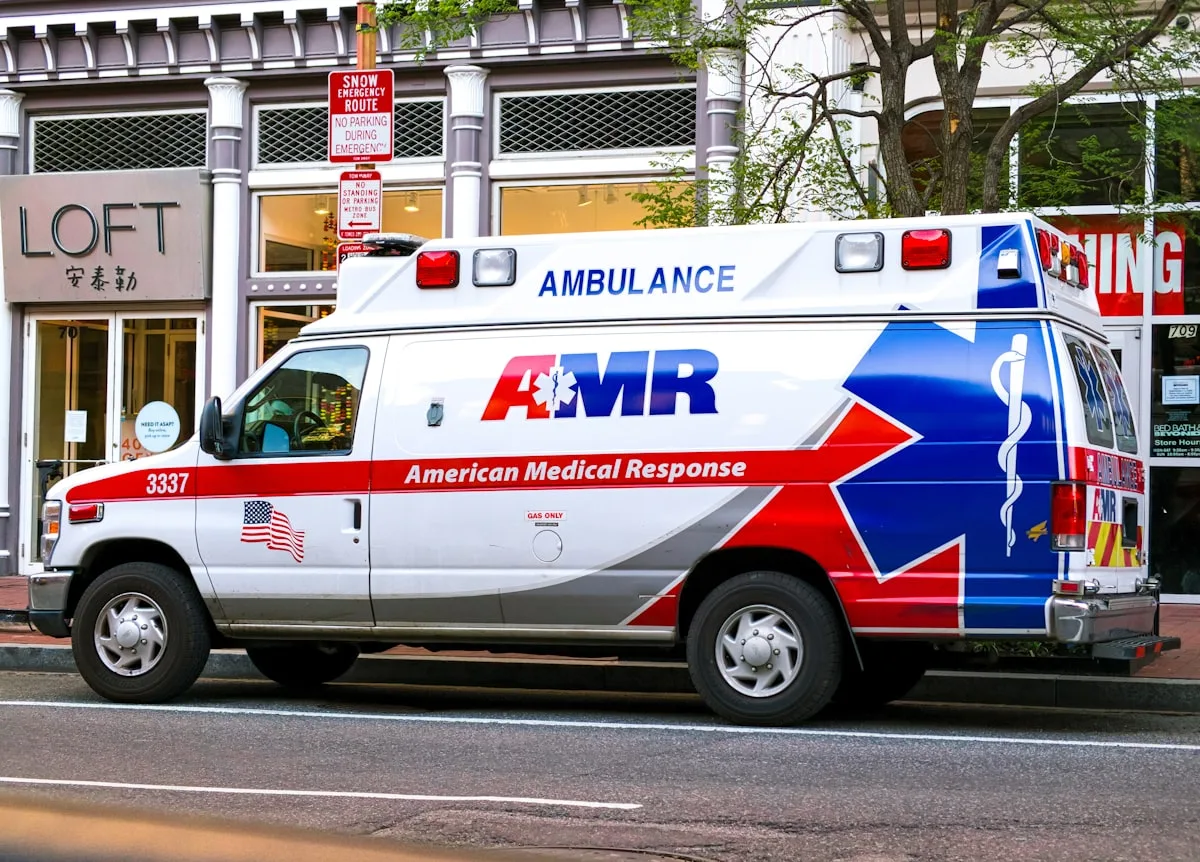 Layanan Ambulans Gratis LAZNAS Saya Peduli Bantu Akses Kesehatan Warga Dhuafa