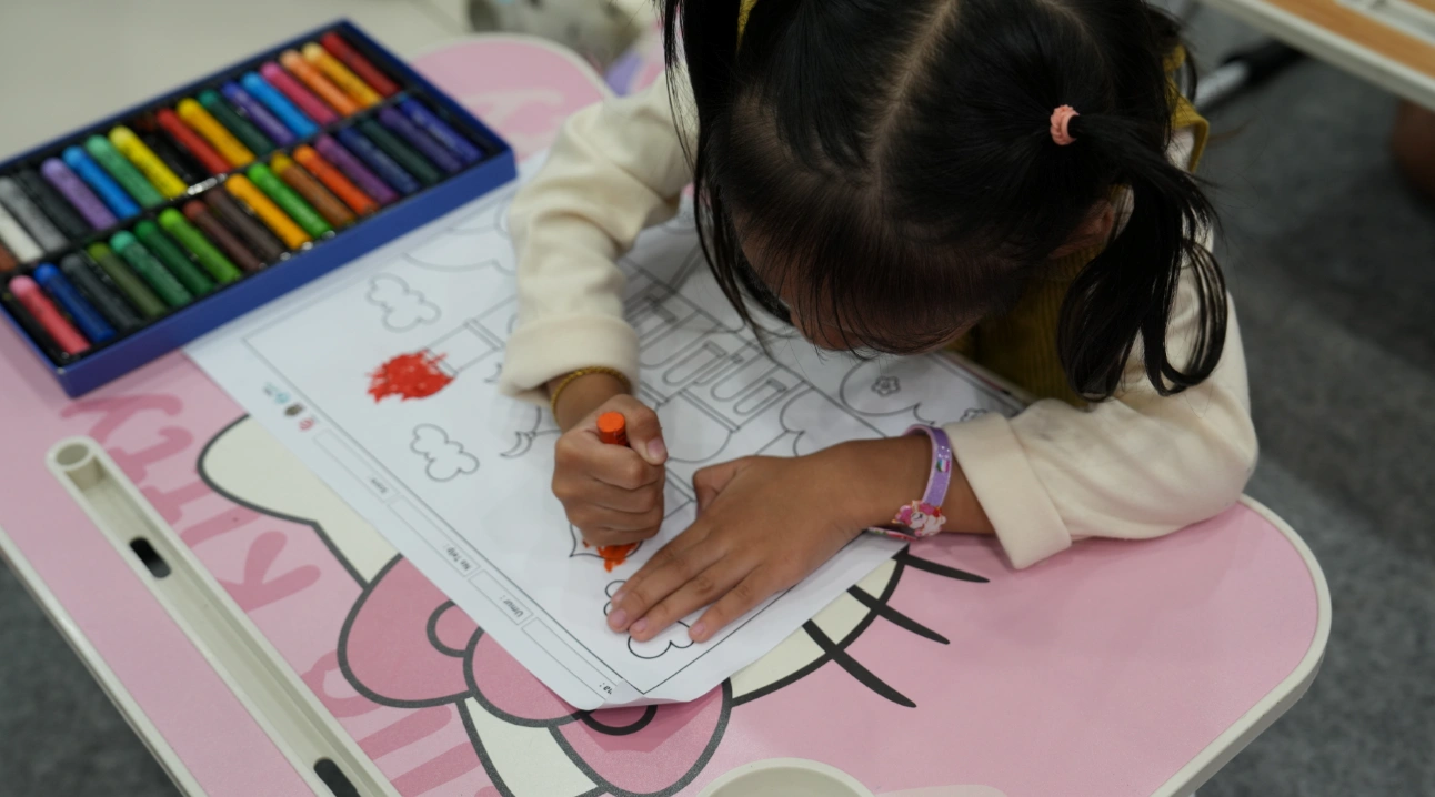 Foto 10 dari album Lomba Mewarnai 2025