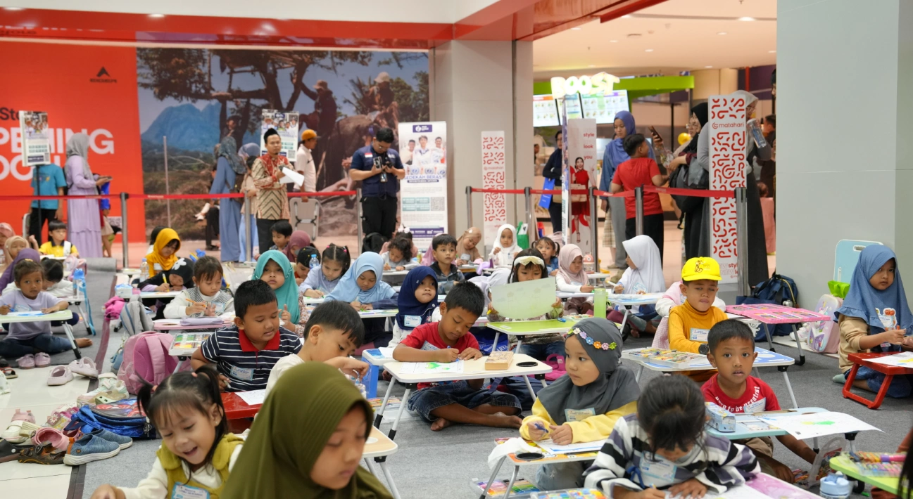 Foto 15 dari album Lomba Mewarnai 2025